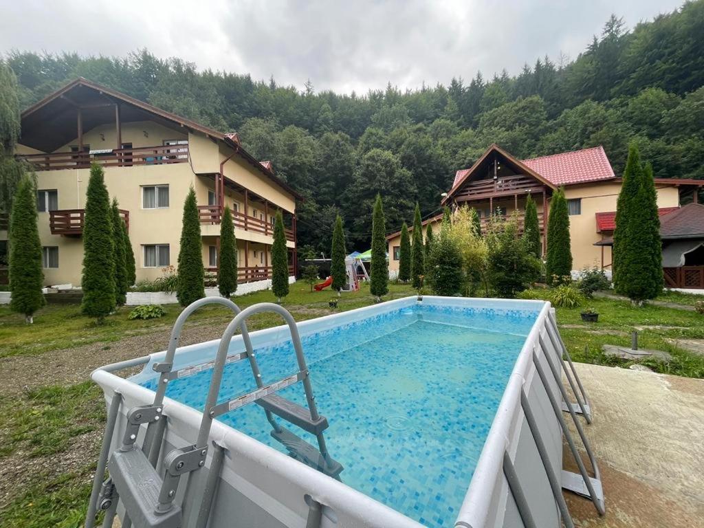Готель Pensiunea La Padure Cheia, Prahova Maneciu Екстер'єр фото