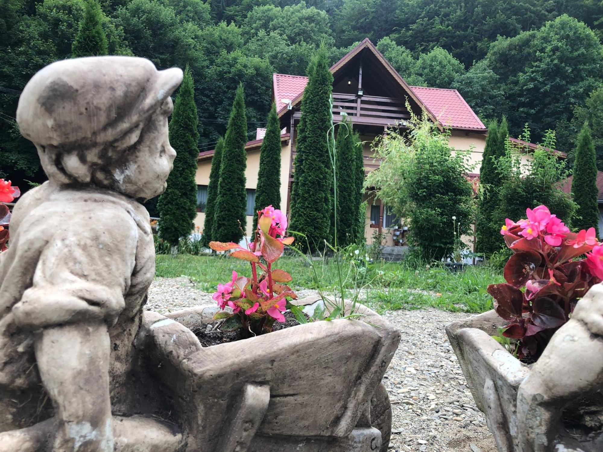 Готель Pensiunea La Padure Cheia, Prahova Maneciu Екстер'єр фото